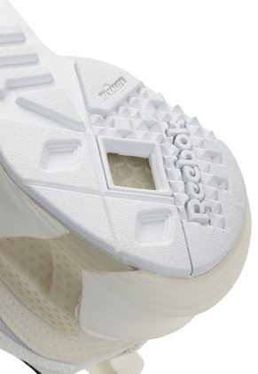 Tenis Lifestyle Blanco-Beige-Negro Reebok Aztrek Double MIX