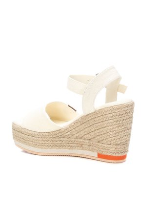 SANDALIA HIELO REFRESH OHANNA