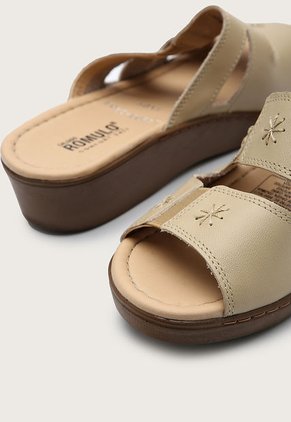 Sandalia Tacón Corrido Beige-Marrón Romulo