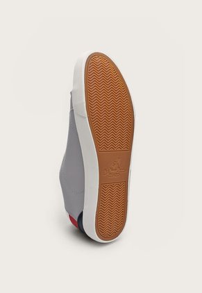 Tenis Lifestyle Gris-Blanco-Azul-Rojo Royal County of Berkshire Polo Club