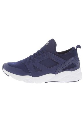 Lifestyle Azul Navy-Blanco RS21 Brisk