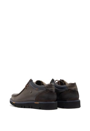 Zapato Casual Urbano: Estilo Robusto Y Confort Superior | 3901 Cafe