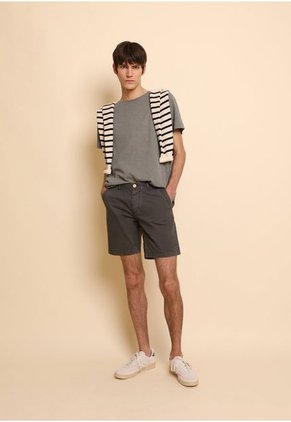 Bermuda Outfitters Dark Khaki Scalpers