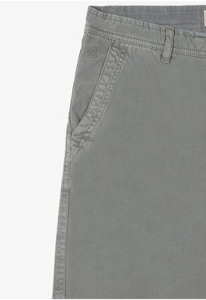 Bermuda Outfitters Light Khaki Scalpers