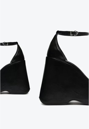 Sandalia Multicolor Schutz S2146500010003T39