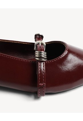 Baletas Punta Fina Con Hebilla  Para Mujer Vino Seven Seven