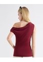 Camiseta Asimétrica Silueta Contorneada  Para Mujer Rojo Seven Seven de Seven Seven