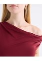 Camiseta Asimétrica Silueta Contorneada  Para Mujer Rojo Seven Seven de Seven Seven