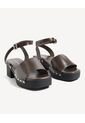Sandalias De Tacón Con Tachas  Para Mujer Café Seven Seven de Seven Seven