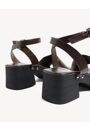 Sandalias De Tacón Con Tachas Para Mujer Café Seven Seven