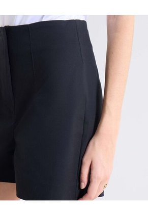 Short Tiro Alto Pinzas Delanteras  Para Mujer Negro Seven Seven