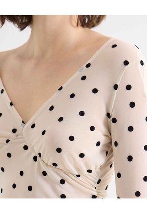 Camiseta Para Mujer Manga Larga Cuello V Color Marfil Marca Seven Seven #28096478