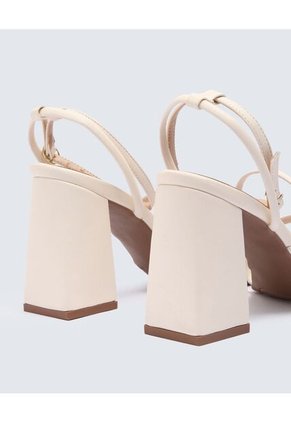 Sandalias Para Mujer  Color Marfil Marca Seven Seven #28690082