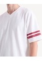 Camiseta Cuello V Con Textura  Para Hombre Crema Seven Seven de Seven Seven