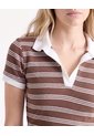 Camiseta Polo Con Detalles Tejidos  Para Mujer Café Seven Seven de Seven Seven