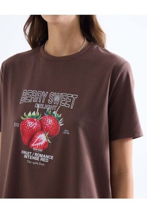 Camiseta Estampada Berry Sweet  Para Mujer Café Seven Seven