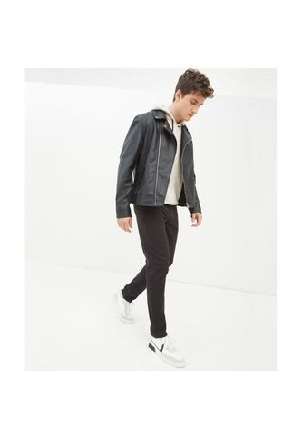 Seven7 | Jeans Levanta Cola y prendas femeninas
