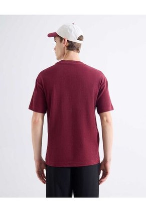 Camiseta Relaxed Texturizada  Para Hombre Vino Seven Seven
