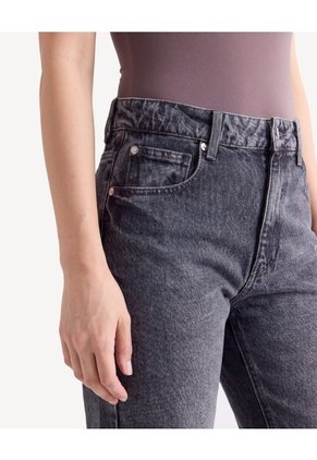 Jean Mom Efecto Desgastado Para Mujer Gris Seven Seven