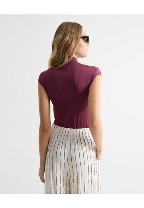 Camiseta Para Mujer Manga Corta Cuello Alto Color Vino Marca Seven Seven #28096343