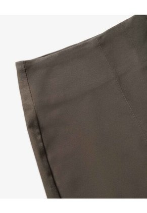 Short Tiro Alto Con Pinzas  Para Mujer Café Seven Seven