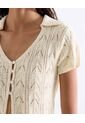 Camiseta Cuello V Corta  Para Mujer Crema Seven Seven de Seven Seven