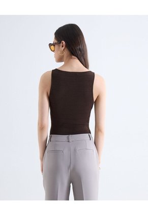 Top Sin Mangas Tejido Bandas Escote Profundo  Para Mujer Café Seven Seven