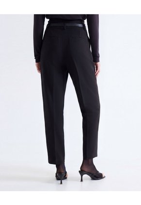Pantalón Capri Pinzas Tiro Alto Ajustado Para Mujer Negro Seven Seven