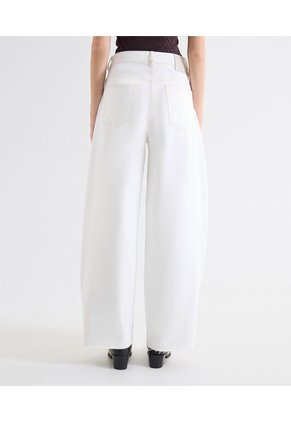 Jean Barrel Ruedo Al Corte Para Mujer Blanco Seven Seven