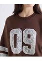 Buzo Varsity Con Aplique En Encaje  Para Mujer Café Seven Seven de Seven Seven