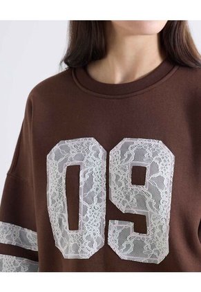 Buzo Varsity Con Aplique En Encaje  Para Mujer Café Seven Seven