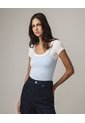 Camiseta Ajustada Cuello Amplio  Para Mujer Crudo Seven Seven de Seven Seven