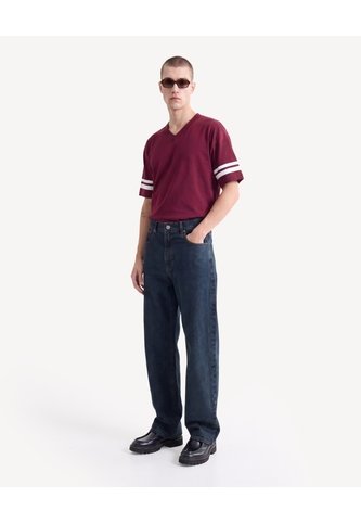 Camiseta Cuello V Bordada  Para Hombre Vino Seven Seven Seven Seven
