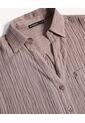 Camisa Texturizada Con Bolsillo Frontal  Para Mujer Taupe Seven Seven de Seven Seven