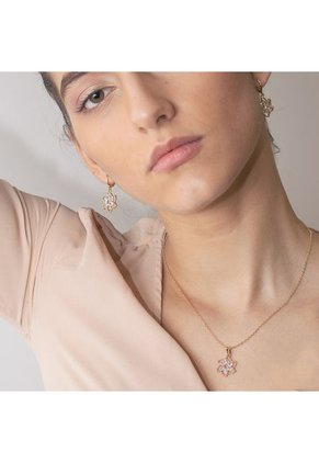 Conjunto Aretes Y Cadena Floral Con Cristales Baño Oro 18K Dorado Circones Sirene Rose