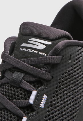 Tenis Running Negro-Blanco Skechers Go Run Supersonic Max