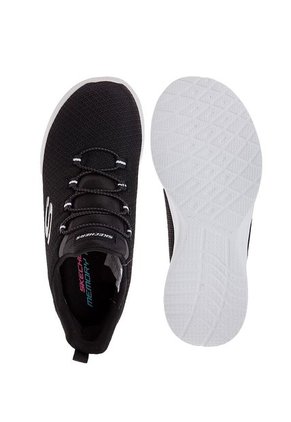 Running Negro Skechers