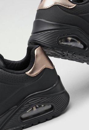 Tenis Lifestyle Negro-Oro Rosa Skechers Uno- Golden Air