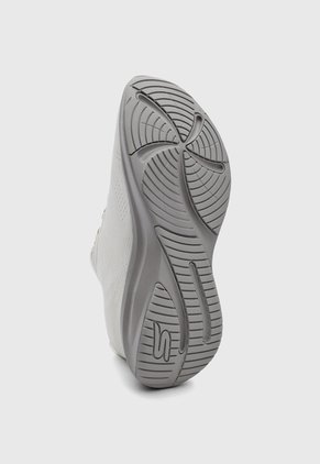Tenis Lifestyle SKECHERS Plush Foam Marfil
