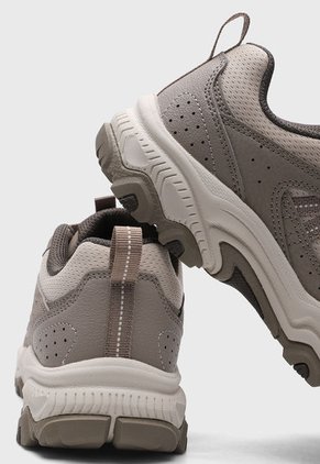 Tenis de Senderismo Beige Skechers Stamina AT