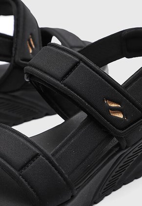 Sandalias SKECHERS Uno Lite Sandal – Sunny Stand Negro