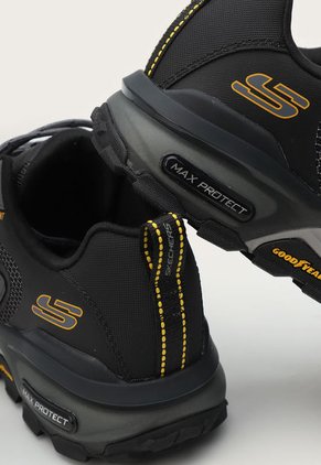Tenis de Senderismo Negro-Gris-Amarillo Skechers Max Protect