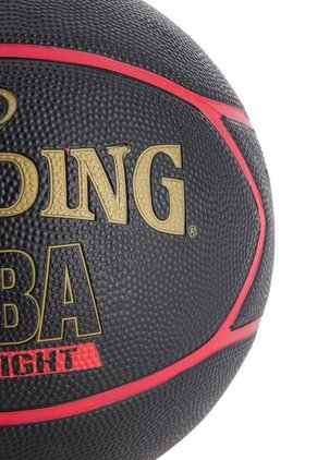 Balón de Basketball Negro-Rojo Spalding NBA HighLight