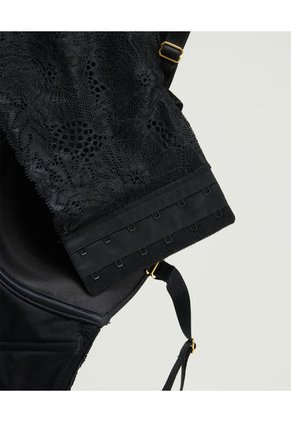 Brasier Tipo Balconette Escote Profundo Negro ST Even 49450