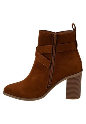 Botines Felten Para Mujer Cogñac State Street 200070 Payless