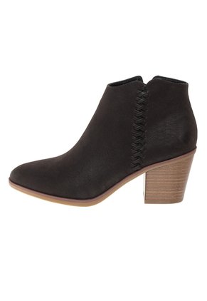 Botines Hazel Para Mujer Negro State Street 210861