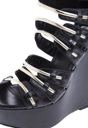 Sandalia Tacón Corrido Negra Steve Madden