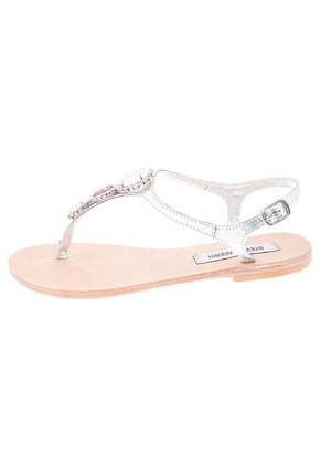Sandalia Plana Plateada Steve Madden
