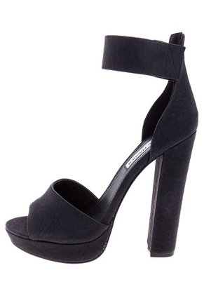 Sandalia Tacón Negra Steve Madden