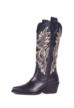 Texana Wharton Cuero Napa Negro